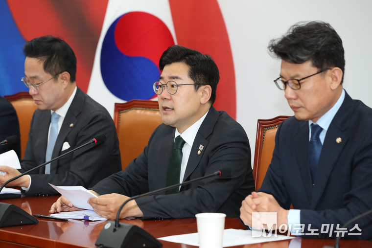 박찬대 당대표 직무대행 겸 원내대표가 24일 국회 본청에서 열린 정책조정회의에서 발언하고 있다. 사진=최동환 기자