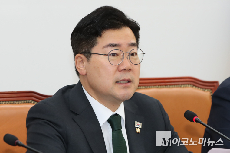 박찬대 당대표 직무대행 겸 원내대표가 24일 국회 본청에서 열린 정책조정회의에서 발언하고 있다. 사진=최동환 기자