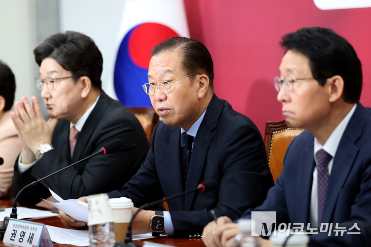 권영세 국민의힘 비상대책위원장이 1일 비상대책위원회의에서 발언하고 있다. 사진=최동환 기자