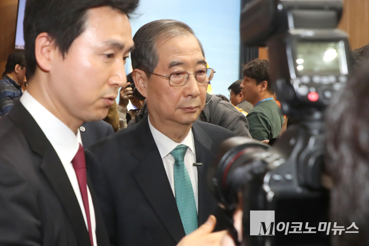 한덕수 전 국무총리가 2일 국회 소통관에서 제21대 대통령선거 출마를 공식 선언했다. 사진=최동환 기자