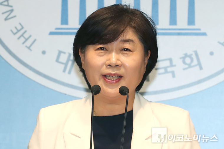서영교 더불어민주당 명태균 게이트 진상조사단장이 지난 22일 국회 소통관에서 기자회견하고 있다. 사진=최동환 기자