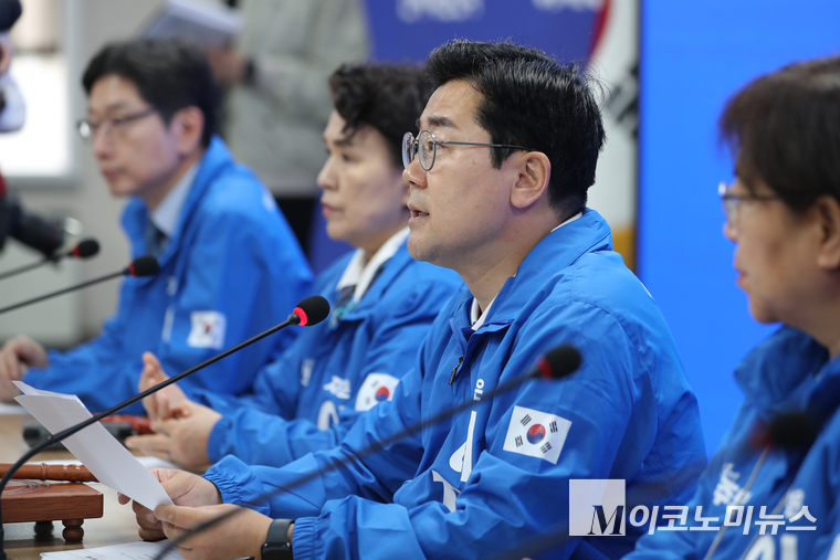 박찬대 더불어민주당 상임총괄선대위원장이 16일 여의도 중앙당사에서 열린 중앙선대위 회의에서 발언하고 있다. 사진=최동환 기자