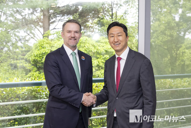 HD현대 정기선 수석부회장이 미국무역대표부(USTR) 제이미슨 그리어(Jamieson Greer) 대표와 16일(금) 만나 한·미간 조선산업 협력방안에 대해 논의했다. 사진=HD현대
