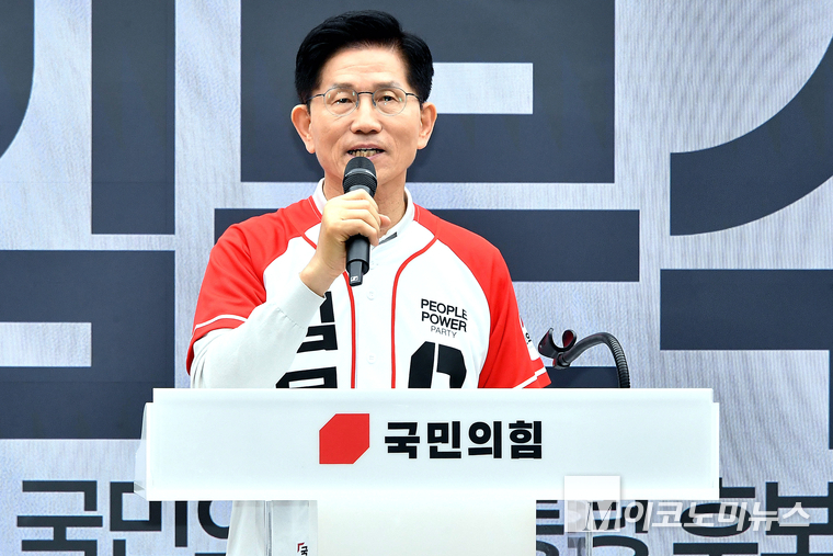 김문수 국민의힘 대선 후보가 지난 12일 여의도 중앙당사에서 열린 중앙선거대책위원회 회의 및 임명장 수여식에서 발언하고 있다. 사진=최동환 기자