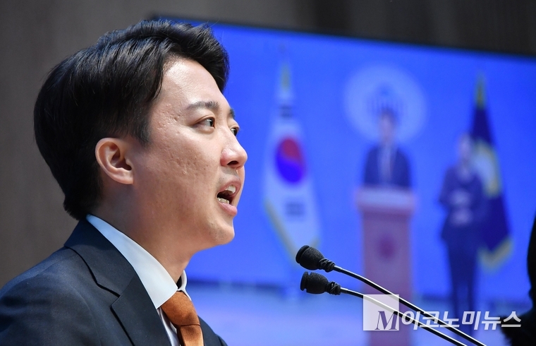 이준석 개혁신당 대선후보가 22일 국회 소통관에서 기자회견하고 있다. 사진=최동환 기자