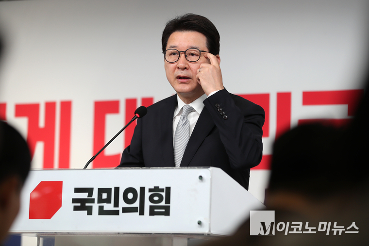 신동욱 국민의힘 선거대책본부 대변인단 단장이 23일 여의도 중앙당사에서 열린 선거대책위원회 백브리핑에서 발언하고 있다. 사진=최동환 기자