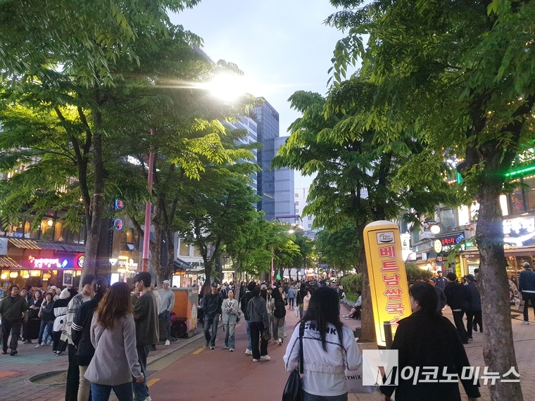 한국 청년 니트족 비율이 늘어나고 있다. 홍대 거리 전경. 사진=권은주 기자 
