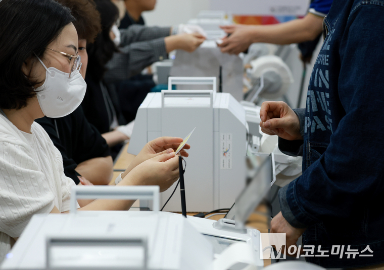 21대 대통령 선거 본투표일 8시 기준 5..7%를 기록했다. 사진=최동환 기자