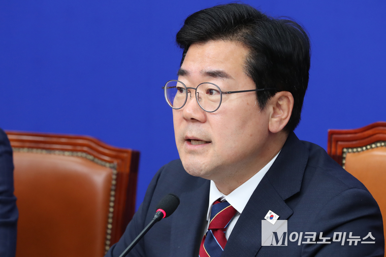 박찬대 더불어민주당 대표 직무대행 겸 원내대표가 5일 국회 본청에서 열린 최고위원회의에서 발언하고 있다. 사진=최동환 기자