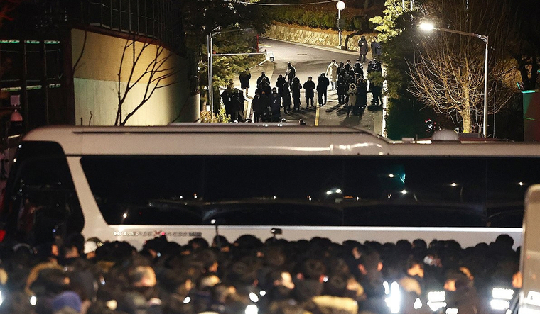 고위공직자범죄수사처(공수처)와 경찰이 윤석열 대통령에 대한 2차 체포영장 집행에 나선 지난 1월 15일 용산구 한남동 대통령 관저 대치. 사진=연합뉴스