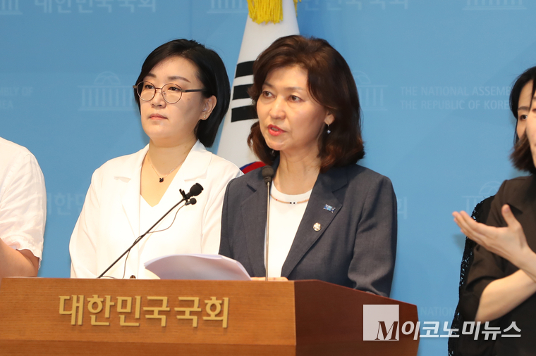 강경숙 조국혁신당 의원이 10일 국회 소통관에서 열린 기자회견에서 발언하고 있다. 사진=최동환 기자