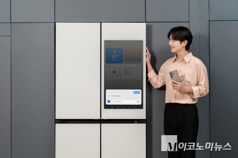 가족 구성원의 목소리를 인식·구별해 사용자 맞춤 기능을 제공하는 '보이스 ID'로 '내 폰 찾기'를 하는 모습. 사진=삼성전자 