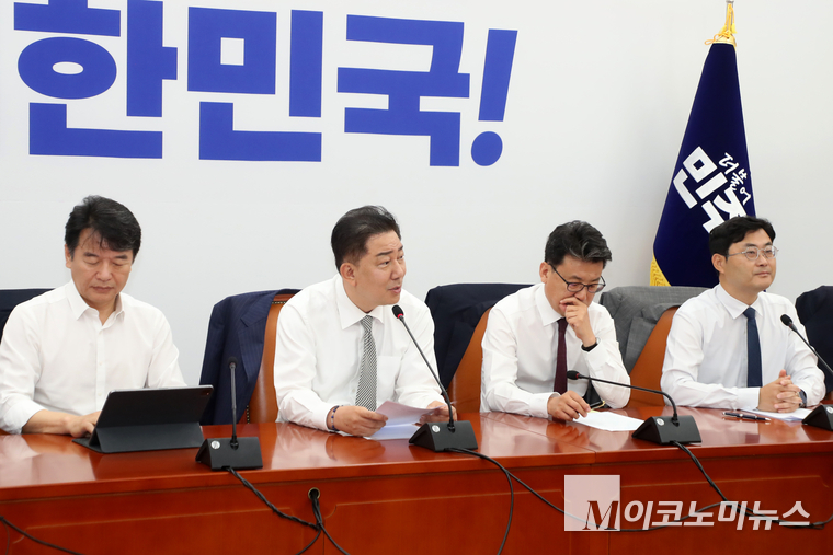 김병기 더불어민주당 대표 직무대행 겸 원내대표가 19일 국회 본청에서 열린 원내대책회의에서 발언하고 있다. 사진=최동환 기자