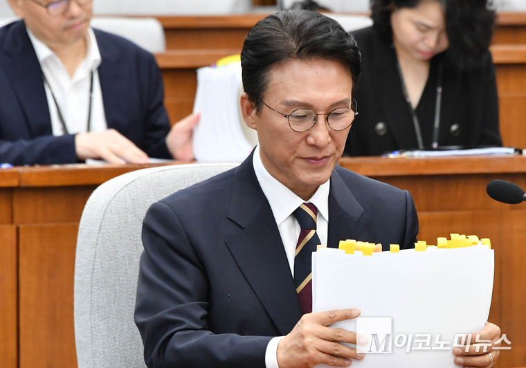 김민석 국무총리 후보자가 지난 25일 국회 본청에서 열린 인사청문회에 참석해 있다. 사진=최동환 기자