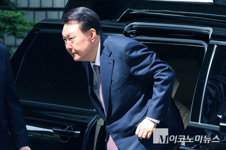 윤석열 전 대통령이 지난 9일 검찰에 출석하고 있다. 사진=최동환 기자