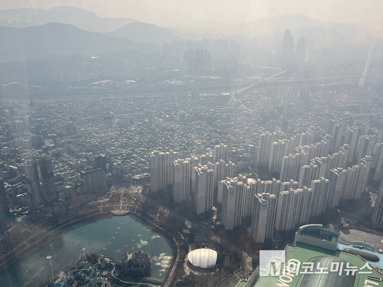 잠실타워 내려다 본 송파구 일대. 사진=M이코노미뉴스 자료
