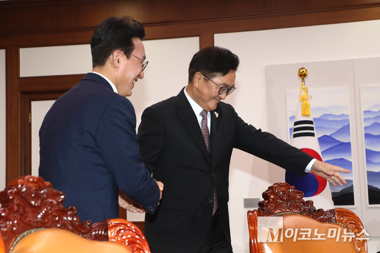 김민석 신임 국무총리가 4일 국회를 찾아 우원식 국회 의장을 예방했다. 사진=최동환 기자