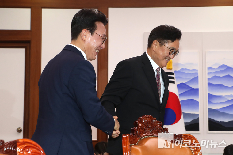 김민석 신임 국무총리가 4일 국회를 찾아 우원식 국회 의장을 예방했다. 사진=최동환 기자