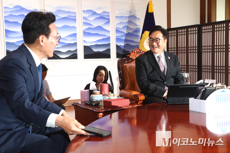 김민석 신임 국무총리가 4일 국회를 찾아 우원식 국회 의장을 예방했다. 사진=최동환 기자