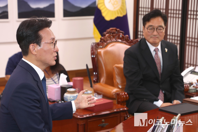 김민석 신임 국무총리가 4일 국회를 찾아 우원식 국회 의장을 예방했다. 사진=최동환 기자