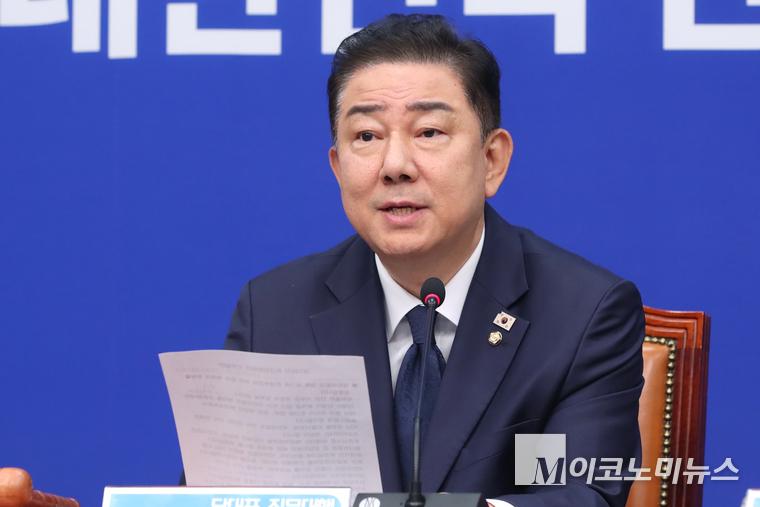 김병기 더불어민주당 대표 직무대행 겸 원내대표가 지난 4일 국회 본청에서 열린 최고위원회의에서 발언하고 있다. 사진=최동환 기자
