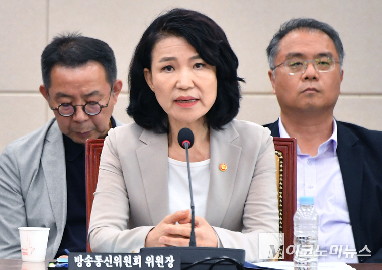 이진숙 방송통신위원장이 7일 국회에서 열린 국회 과학기술정보방송통신위원회 전체회의에 출석해 질의에 답하고 있다. 사진=최동환 기자