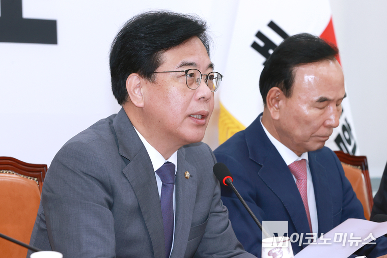 송언석 국민의힘 비상대책위원장 겸 원내대표가 10일 국회 본청에서 열린 비상대책위원회의에서 발언하고 있다. 사진=최동환 기자