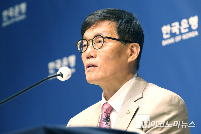 이창용 한국은행 총재가 10일 금융통화위원회 후 기자간담회에서 발언하고 있다. 사진=최동환 기자