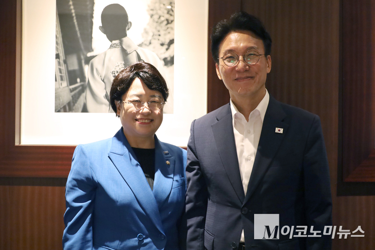 김선민 조국혁신당 대표 권한대행과 김민석 국무총리가 회동하고 있다. 사진=조국혁신당