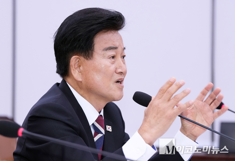 정동영 통일부 장관 후보자가 인사청문회에서 질의에 답하고 있다. 사진=최동환 기자