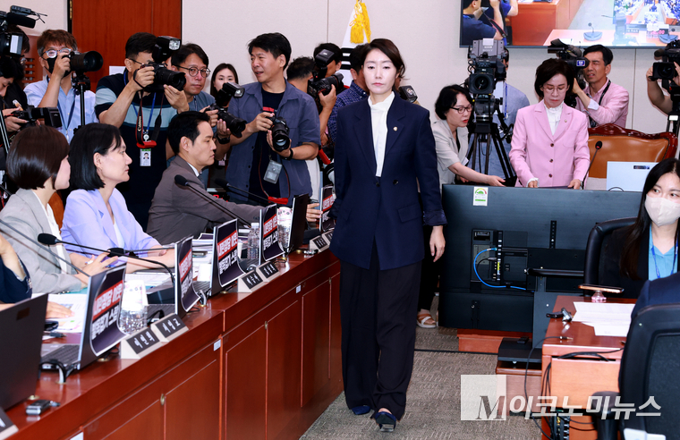 강선우 여성가족부 장관 후보자가 14일 열린 여성가족부 장관 청문회에 출석했다. 사진=최동환 기자
