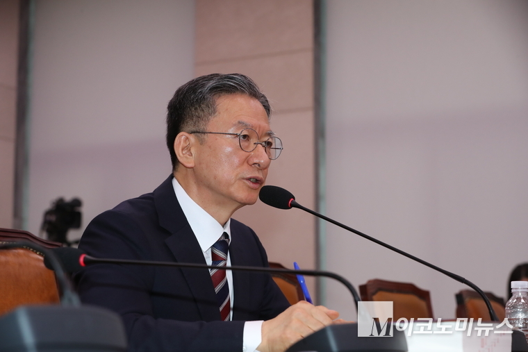 정성호 법무부 장관 후보자가 16일 서울 여의도 국회 법제사법위원회에서 열린 인사청문회에서 의원 질의에 답변하고 있다. 사진=최동환 기자