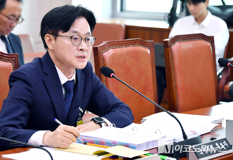 김정관 산업통상자원부 장관 후보자가 17일 청문회에서 질의에 답하고 있다. 사진=최동환 기자