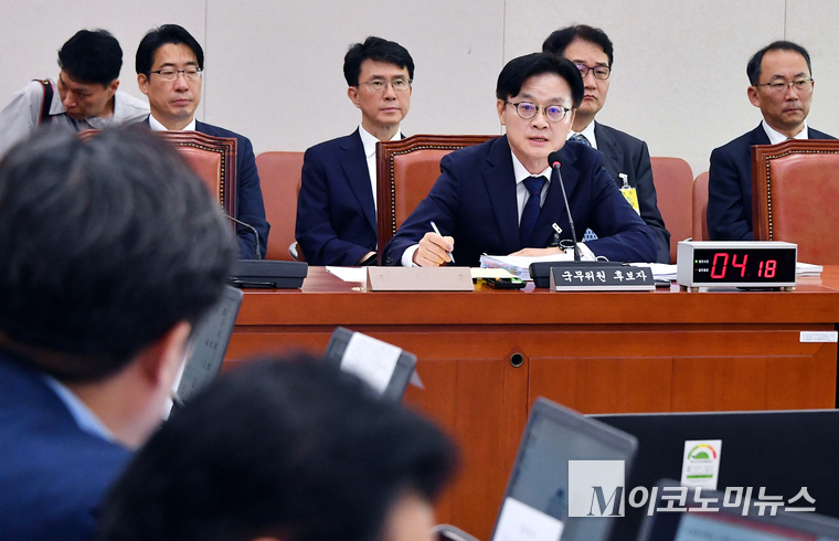 김정관 산업통상자원부장관 후보자가 지난 17일 인사청문회에 출석해 질의에 답하고 있다. 사진=최동환 기자