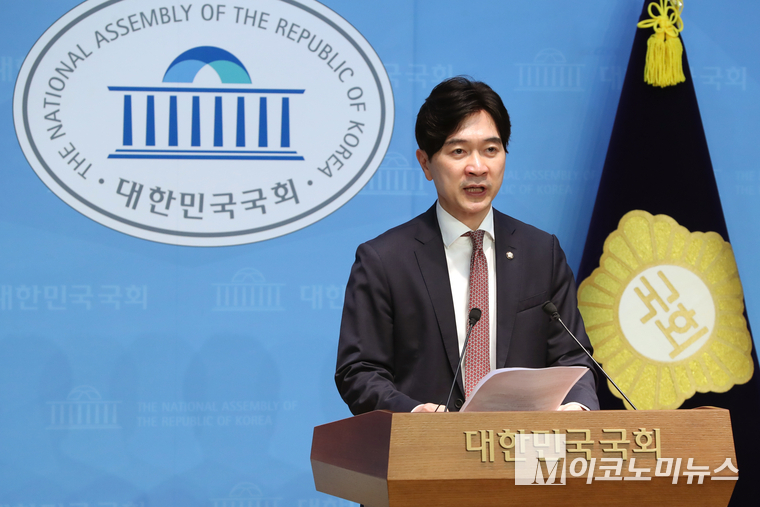 박성훈 국민의힘 수석대변인이 21일 국회 소통관에서 브리핑하고 있다. 사진=최동환 기자