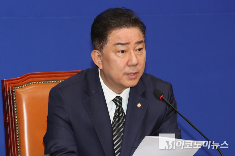 김병기 더불어민주당 당대표 직무대행 겸 원내대표가 지난 18일 최고위원회의에서 발언하고 있다. 사진=최동환 기자
