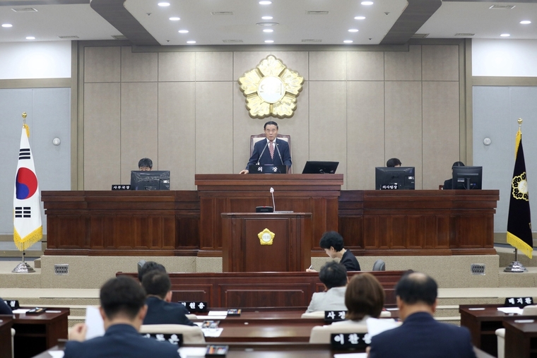 제394회 임시회 본회의장 모습 <수원특례시의회 제공>
