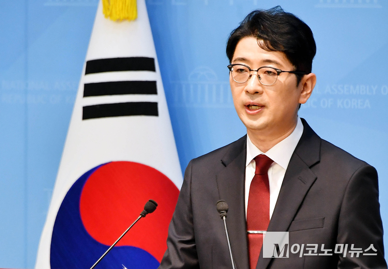 주진우 국민의힘 의원이 24일 국회 소통관에서 당대표 출마기자회견을 하고 있다. 사진=최동환 기자