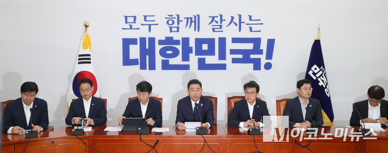 김병기 더불어민주당 당대표 직무대행 겸 원내대표가 29일 국회 본청에서 열린 원내대책회의에서 발언하고 있다. 사진=최동환 기자