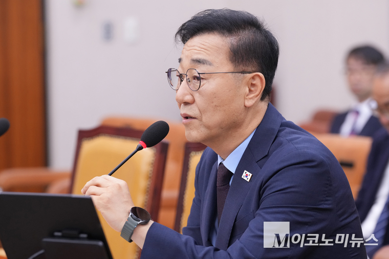 김윤덕 국토교통부 장관 후보자가 29일 국회 국토교통위원회 인사청문회에 출석해 질의에 답하고 있다. 사진=최동환 기자
