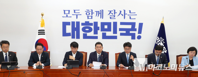 김병기 당대표 직무대행 겸 원내대표가 31일 국회 본청에서 열린 정책조정회의에서 발언하고 있다. 사진=최동환 기자