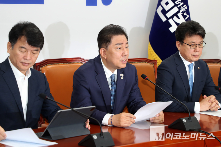 김병기 직무대행이 31일 국회 본청에서 열린 정책조정회의에서 발언하고 있다. 사진=최동환 기자