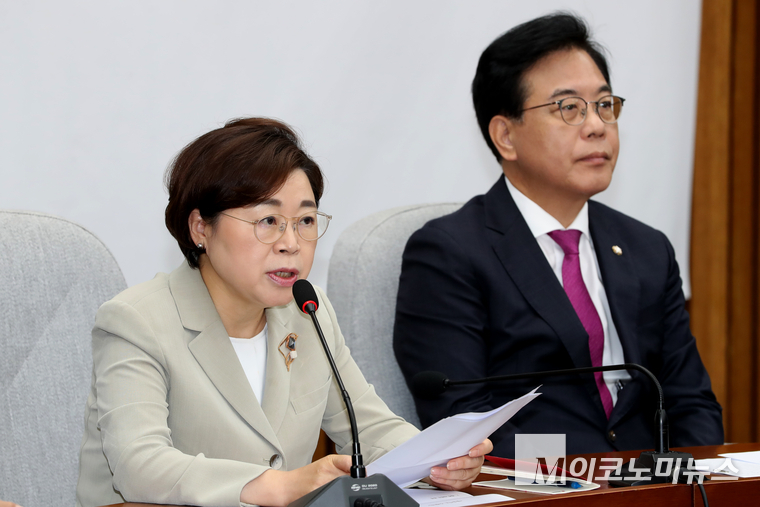 김정재 국민의힘 정책위의장이 1일 국회 본청에서 열린 원내대책회의에서 발언하고 있다. 사진=최동환 기자
