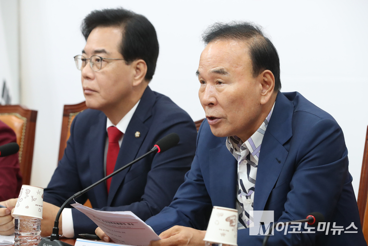 박덕흠 비상대책위원이 발언하고 있다. 사진=최동환 기자