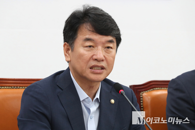 문진석 원내수석부대표가 7일 국회 본관에서 열린 정책조정회의에서 발언하고 있다. 사진=최동환 기자