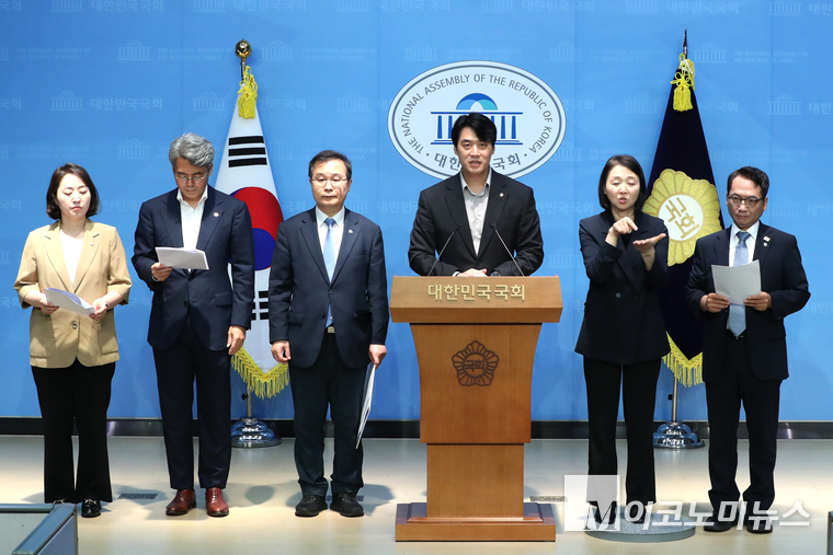 더불어민주당 정치검찰조작기소대응 TF 단장 한준호의원이 발언하고 있다. 사진=최동환 기자
