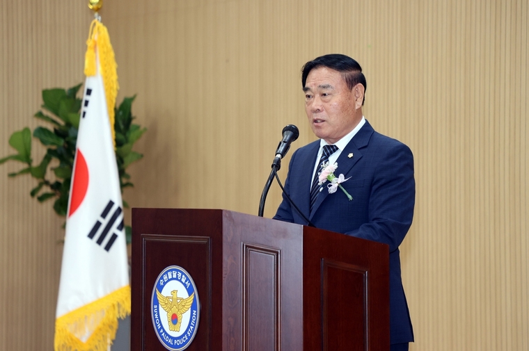 축사를 하고 있는 이재식 의장 <수원특례시의회 제공>
