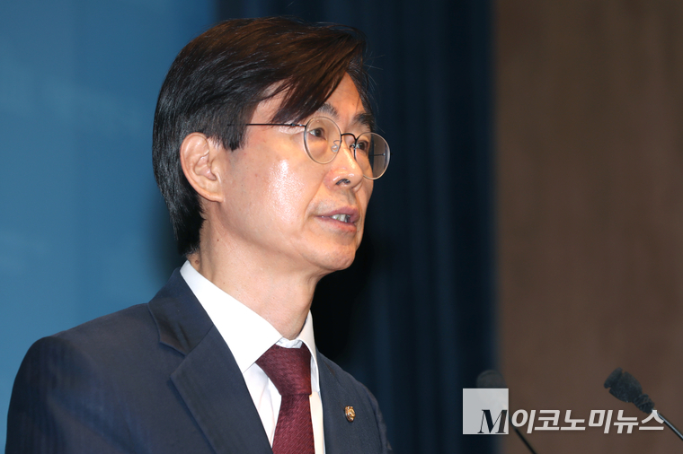 조경태 국민의힘 당대표 후보가 19일 국회 소통관 기자회견에서 발언하고 있다. 사진=최동환 기자