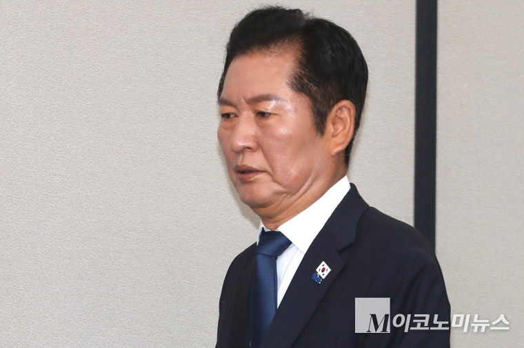 지난 22일 정청래 더불어민주당 대표가 최고위원회의에 참석하고 있다. 사진=최동환 기자