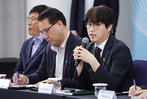 하정우 대통령실 AI미래기획수석이 발언하고 있다. 사진=연합뉴스